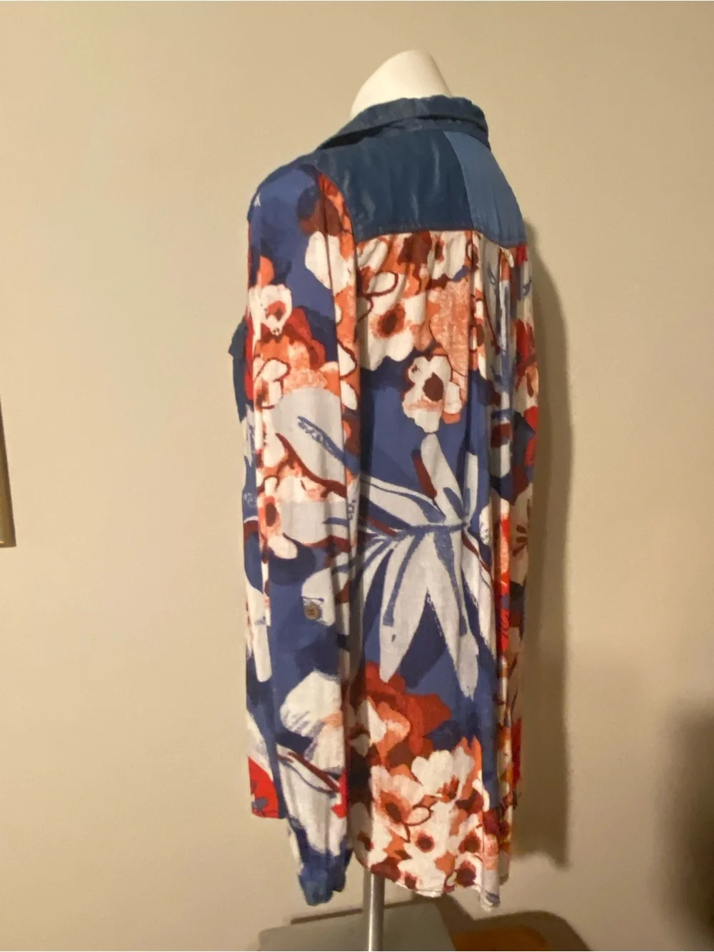 John Mark Blue Floral V-Neck Pullover with Red Accents